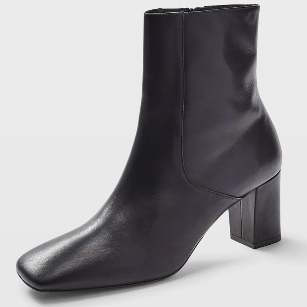 Jorga Boots - Brand New (no tags on shoe) - NEVER WORN - Black